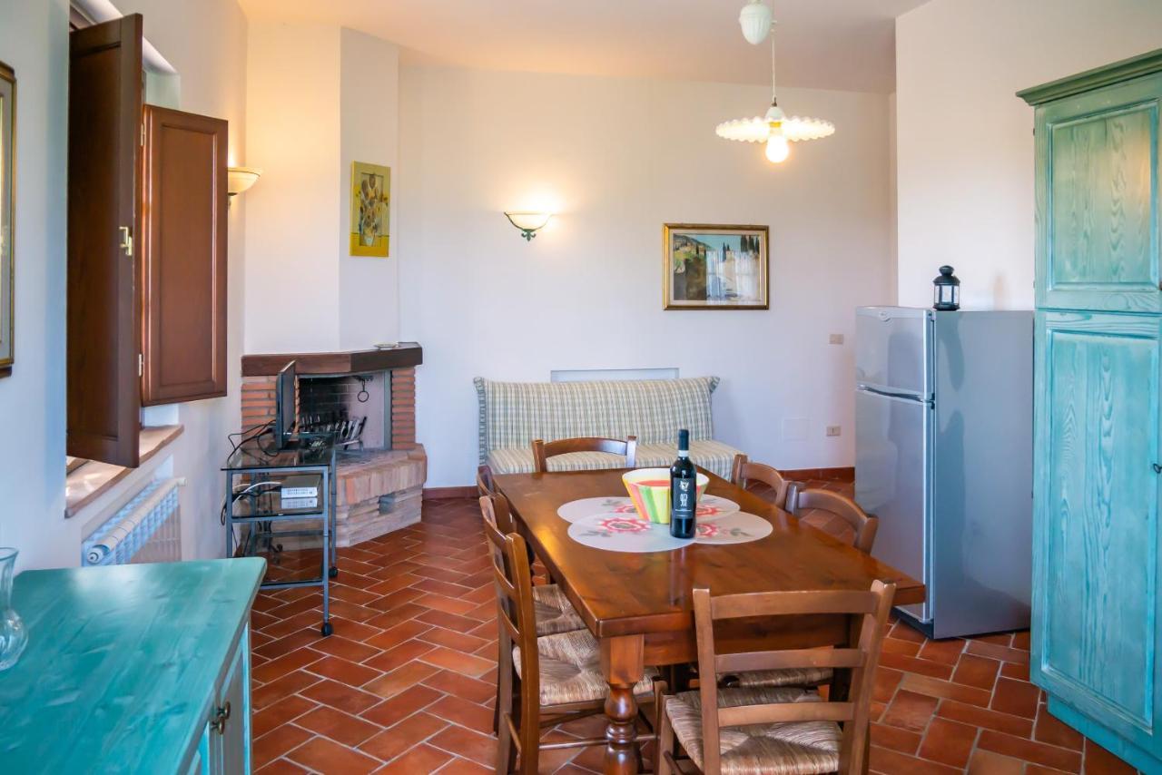 Maison d'hôtes Borgo Di Collelungo à Montaione Extérieur photo
